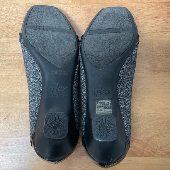 Anne Klein flats - Picture 4 of 4